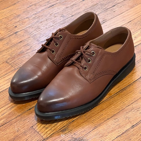 NWOT Dr. Martens Leather Shoes ๐ US7 / EU38 - Picture 1 of 5
